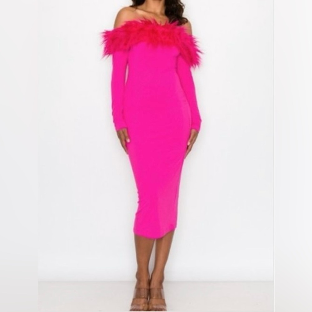 Gorgeous 💖 HOT PINK💖 feathered dress
